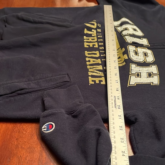Champion Notre Dame Irish sweatshirt with collar and front pockets size Medium - Picture 7 of 8